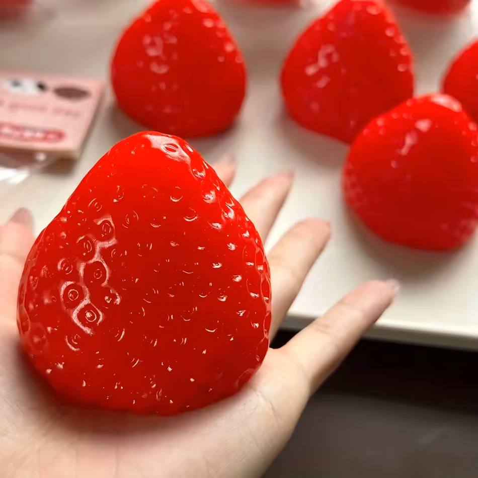 New Squishy Big Strawberry Squ - огляд і ціна Party Games Entertainer